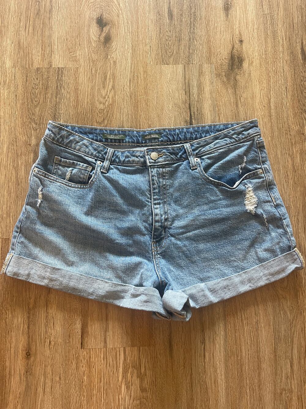 Wild Fable Super High Rise Rolled Cuff Shorts Size 16